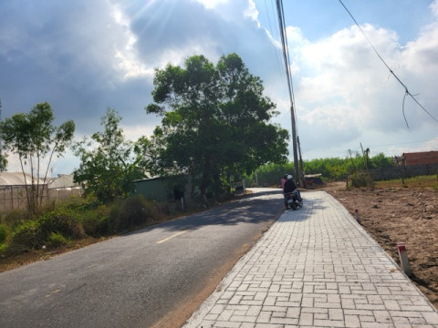 Đất nền xã Đất Đỏ - Diện tích 176m2 có sẵn thổ cư mặt tiền đường Nguyễn Huệ